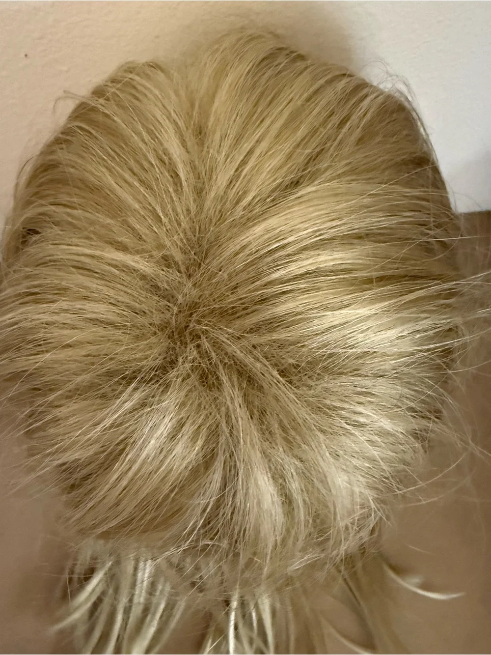 Natural Blonde Layered Women's Wig with Soft Bangs